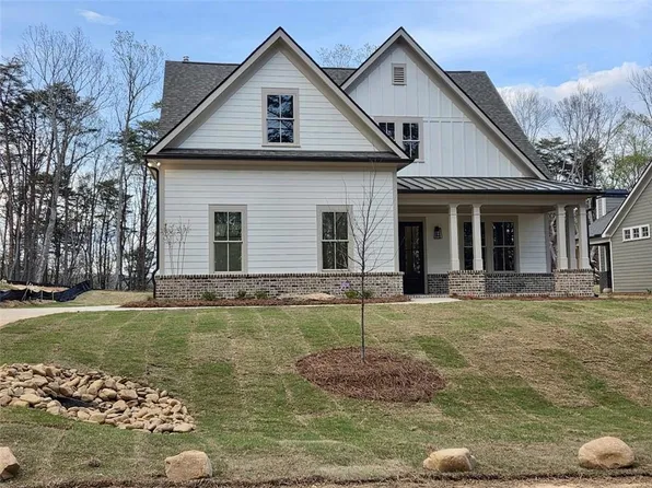 172 Cherokee Dr S, Waleska, GA 30183