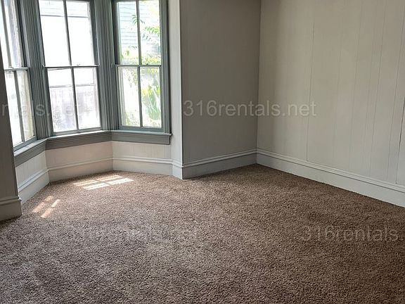 5th image of 611 Spruce St