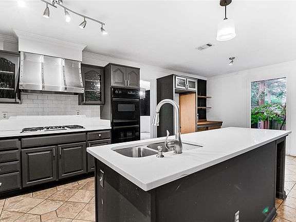 2nd image of 5735 Avenida Marina