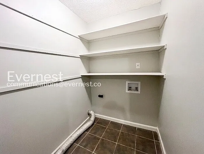 400 Wilcrest Dr — Photo 19