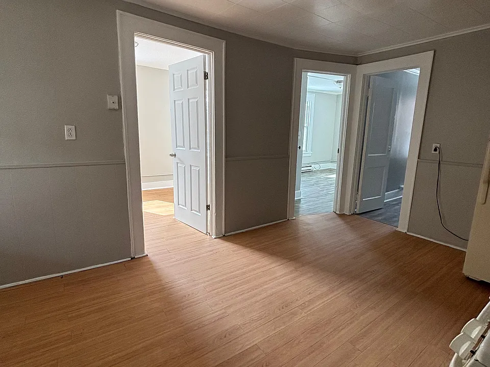 27 Hawthorne Ave