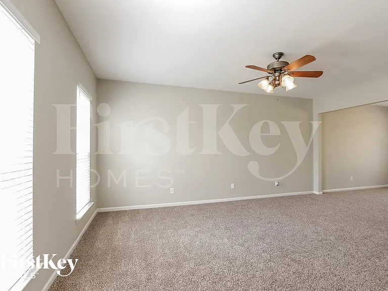 9201 Aloysia Ln — Photo 3