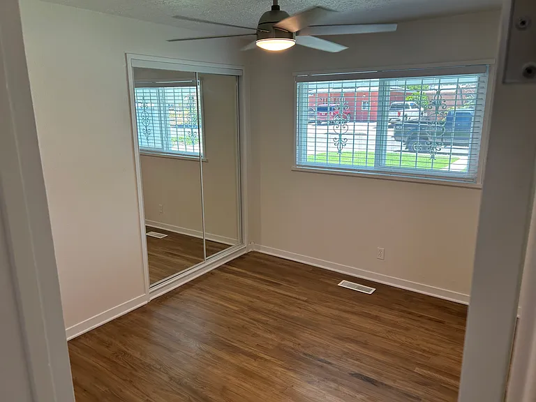 929 Georgia St SE — Photo 11