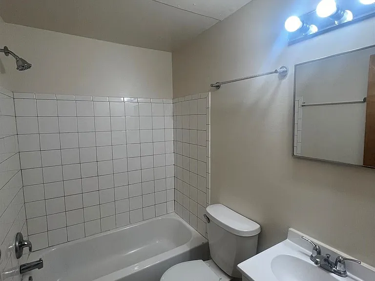 7125 W Appleton Ave — Photo 6