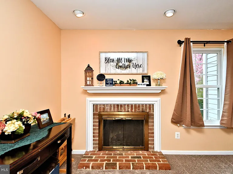 800 Beacon Ct — Photo 13