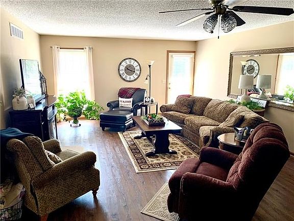 3rd image of 2007 Berkshire Dr