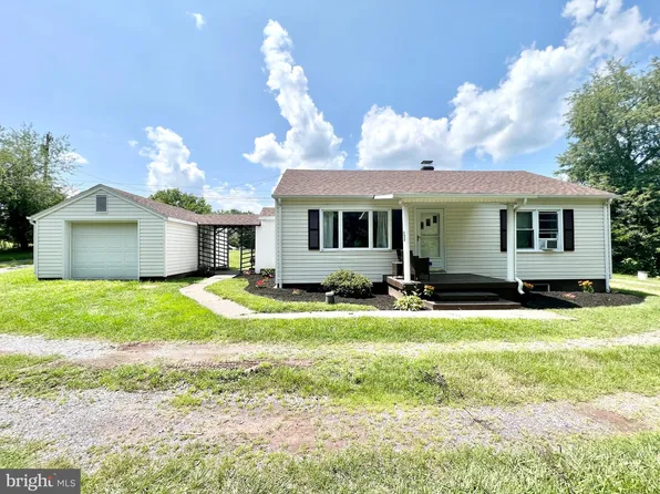 123 Firehouse Rd, Breezewood, PA 15533