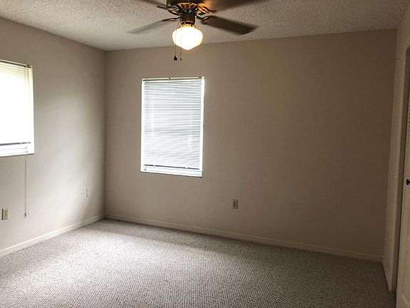5th image of 4401 Pickney Dr APT 2