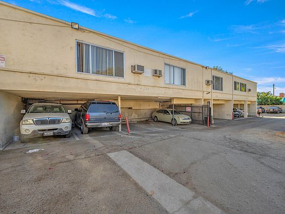 5th image of 6633 Vineland Ave #45