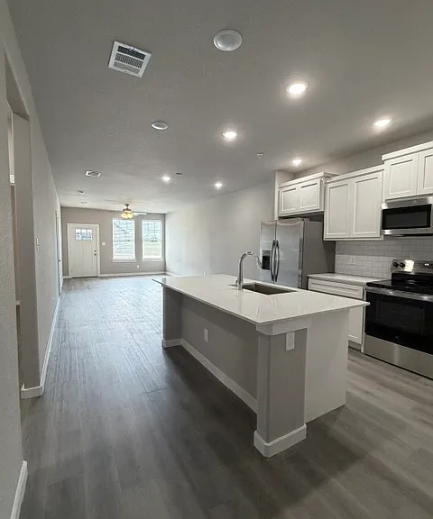307 Jack Finney Blvd #1015 — Photo 5