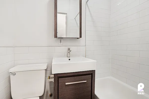 Rented by REZI | media 15