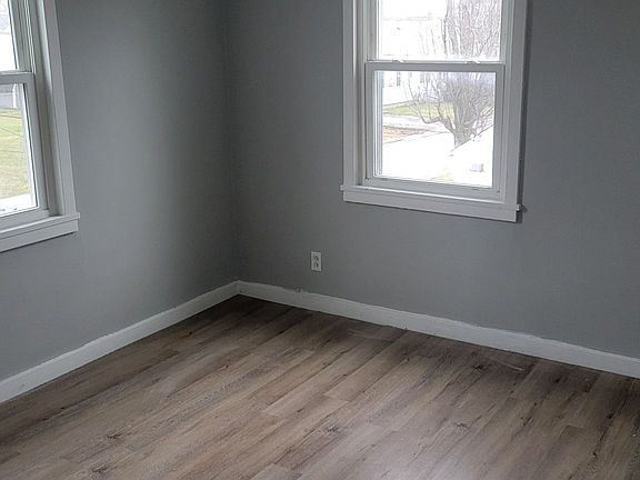 3rd image of 20-24 Curwood Ct #20