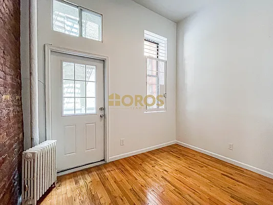 Rented by City Connections Realty | media 10