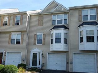 1013 Royal Dr, Canonsburg, PA