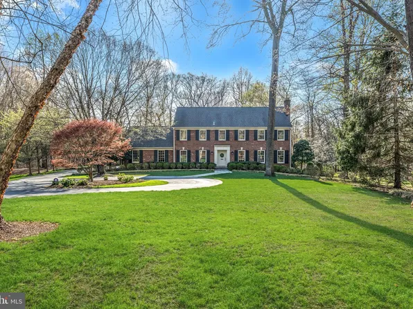 10948 Martingale Ct, Rockville, MD 20854