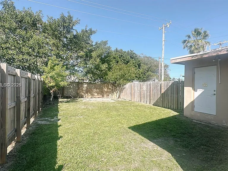 2125 NW 66th St #2 — Photo 14