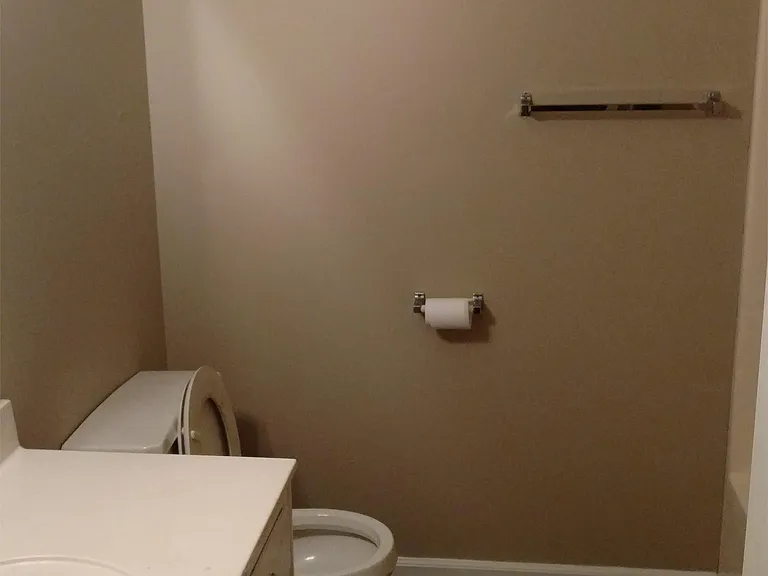 98 S Burns St #6 — Photo 3
