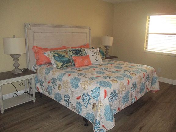 Bedroom 2 - King bed