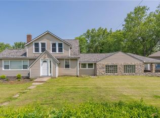 3587 Albrecht Ave, Akron, OH 44312