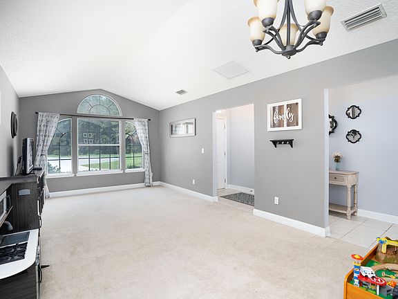 4th image of 724 N Longneedle Dr