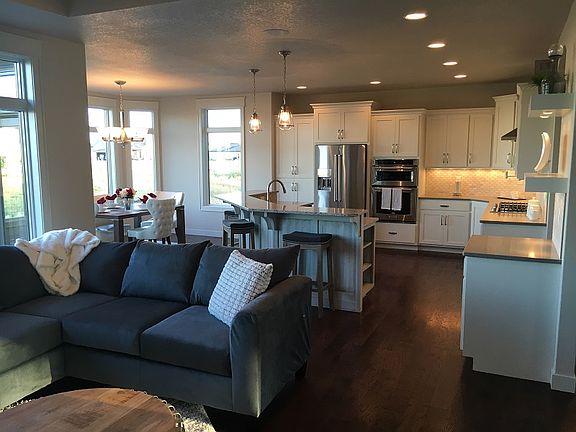 4th image of 3713 Houkom Dr E