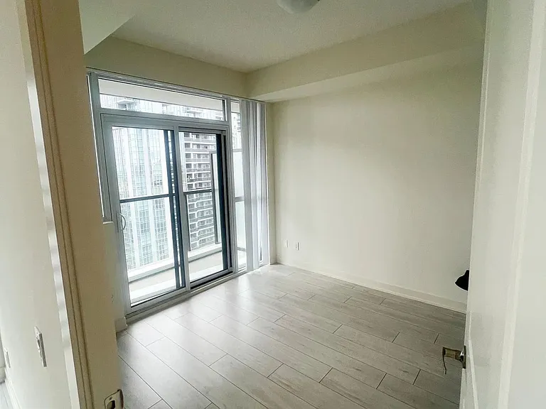 4955 Yonge St #2815 — Photo 4