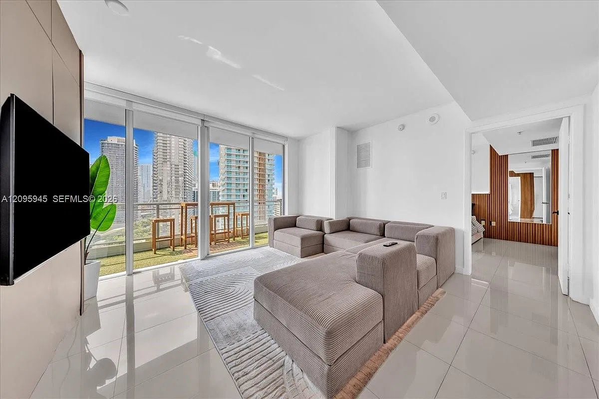 Mint Condo — Photo 4
