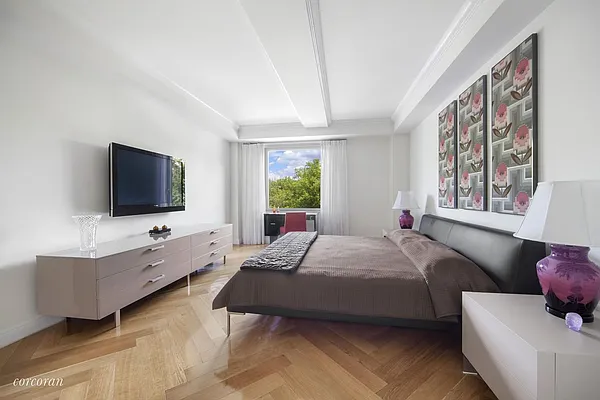 Sold by Corcoran | media 19