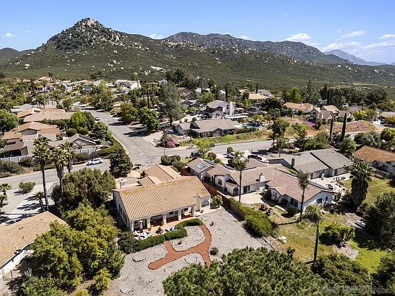 4th image of 15204 Moonglow Dr