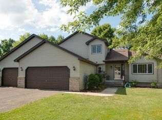 1010 Woodlawn Ct, Rockford, MN 55373