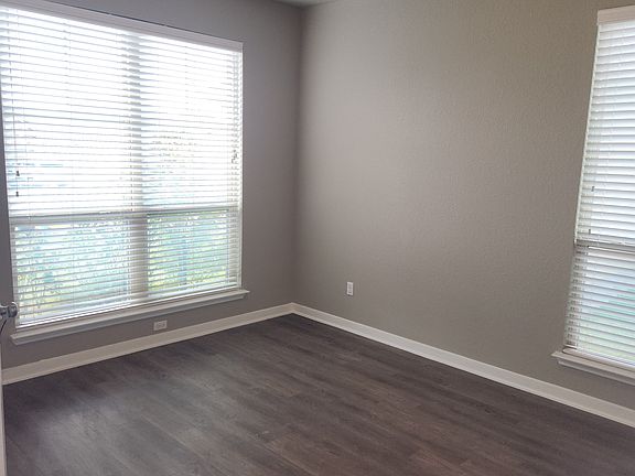 2nd image of 5321 Lancaster Dr