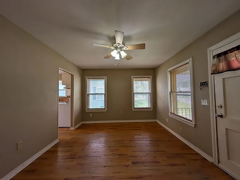 1185 W Mill St — Photo 10