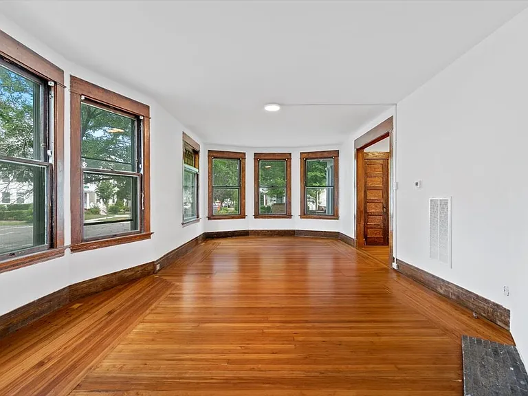 212 Maple St #1 — Photo 6