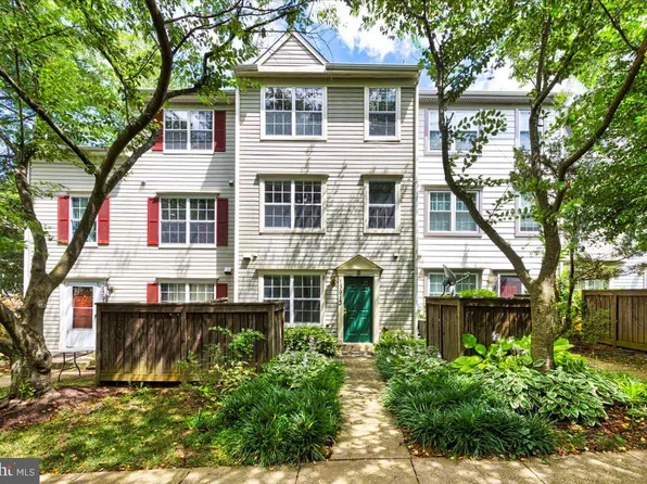 13913 Highstream Pl #810, Germantown, MD 20874