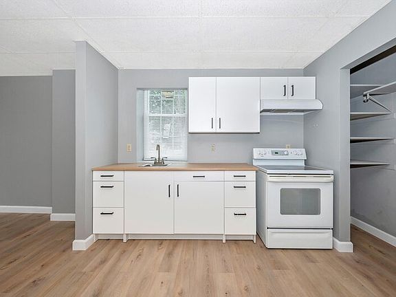 3rd image of 225 Jonathan St #101