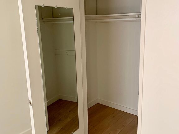 3rd image of 642 W Knoll Dr APT 104