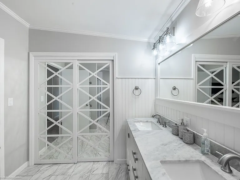 16 Freeman Ave — Photo 31