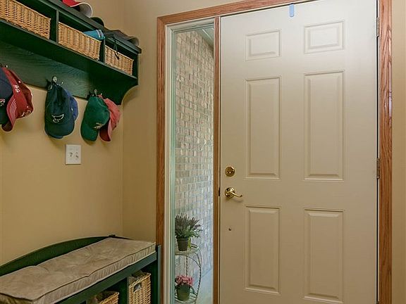 2nd image of 6771 White Oak Dr