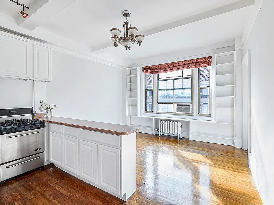 170 W 74th St #1007