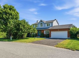 19 Amy St, Ottawa, ON K2S1L7