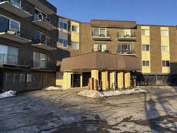 2nd image of 9820 S Pulaski Rd APT 122