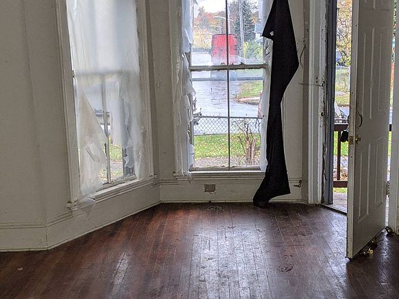 3rd image of 159-61 Holland St