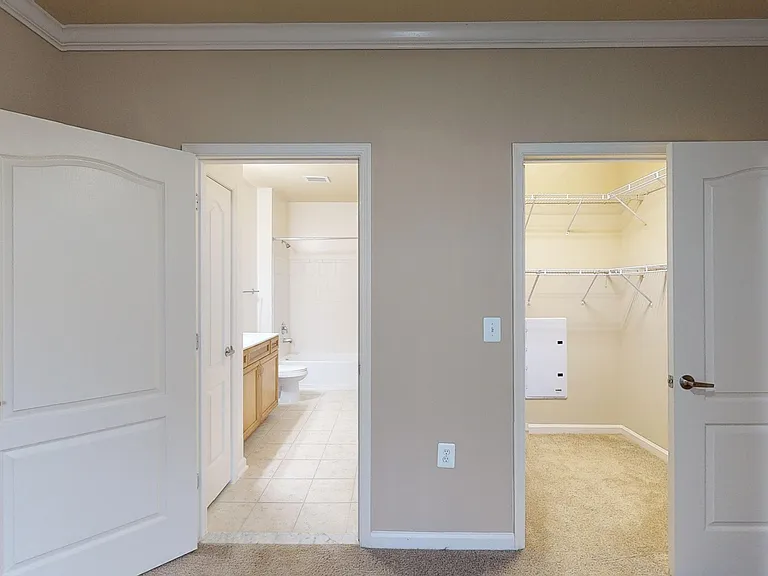 Signal Hill Apartment Homes — Photo 65