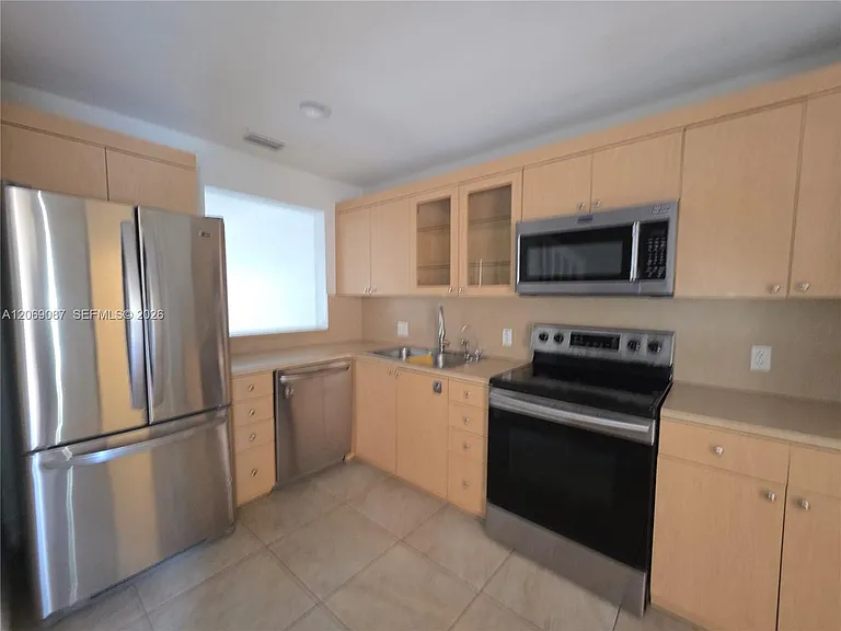 12025 S Las Palmas Dr #12025 — Photo 4