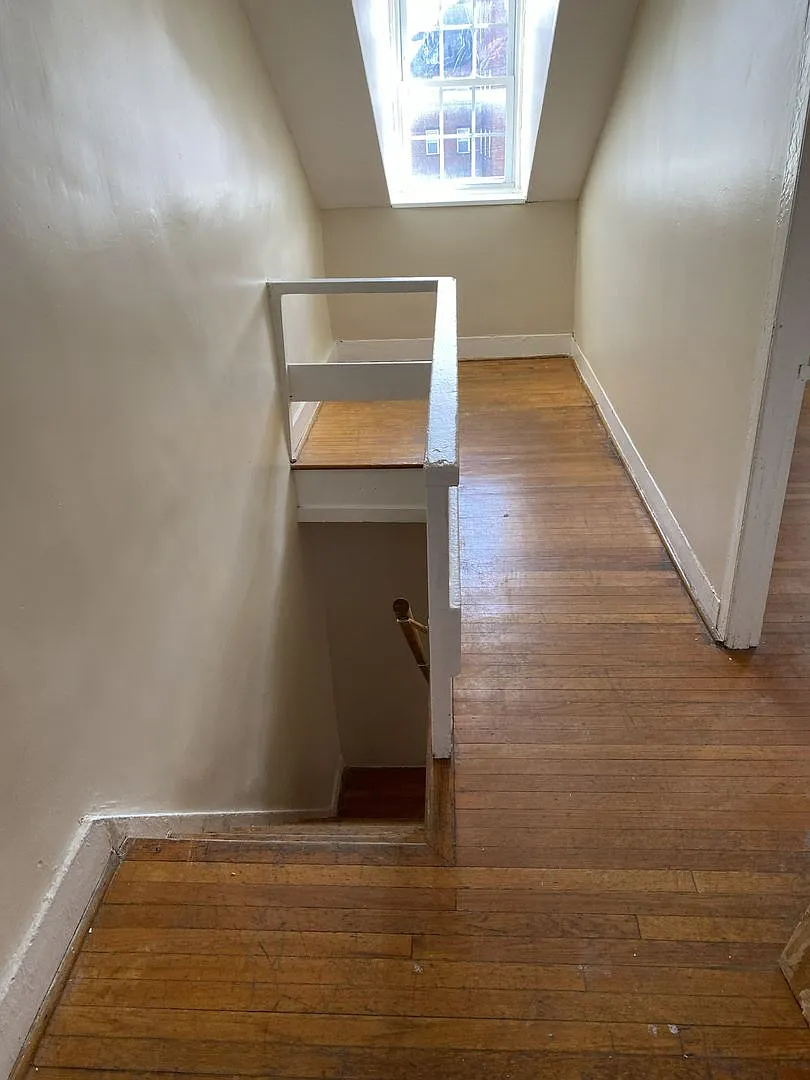 3 bed, 1.0 bath, $1,600 — Photo 1