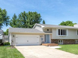 912 Lincoln St, Denver, IA 50622