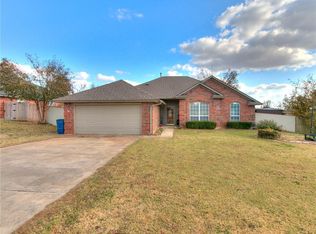 198 Woodlands Dr, Harrah, OK 73045