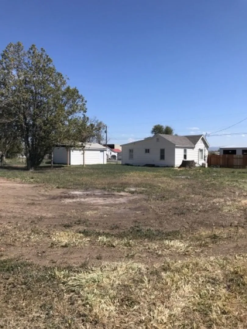 2095 Orchard Drive East — Photo 3