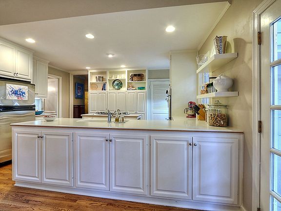 3rd image of 5353 Neosho Ln
