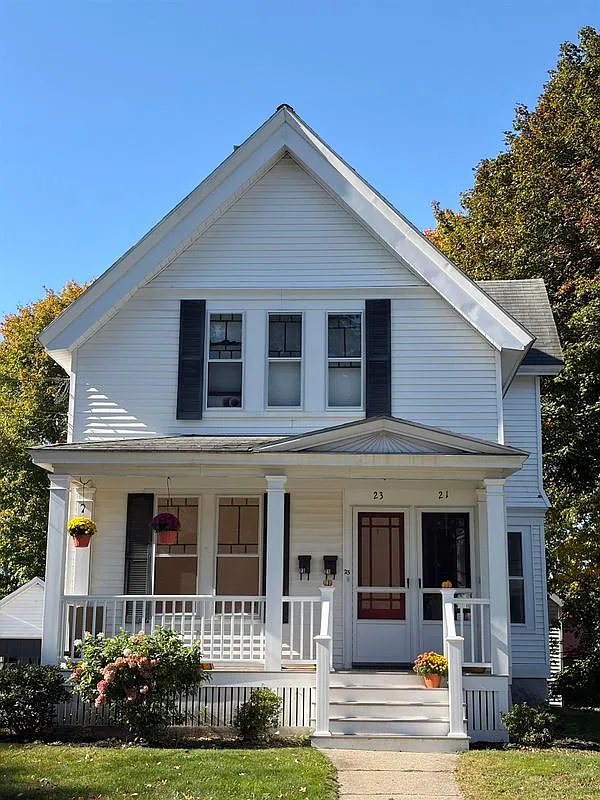 2 bed, 1.0 bath, 1000 sqft, $3,200 — Photo 1